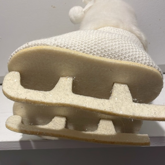 ⛸️Contemporary White And Silver Plush Ice Skates Ornament - Picture 6 of 8